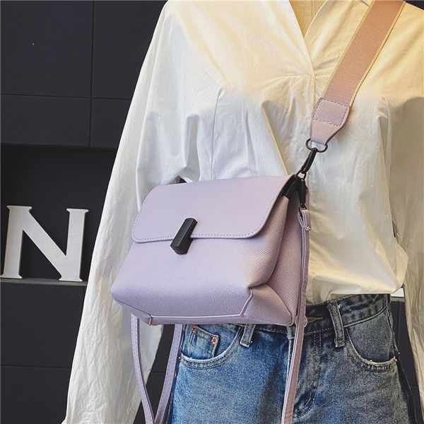 solid color flap crossbody bag 2020 new high-quality leather women's designer handbag wide shoulder strap shoulder messenger bag
solid color flap crossbody bag 2020 new high-quality leather women's designer handbag wide shoulder strap shoulder messenger bag