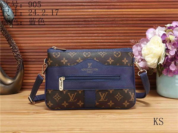 wholesale- girl shoulder bag small women mens designer backpack fur ball solid color corduroy back pack winter velvet schoolbag, Blue;white
wholesale- girl shoulder bag small women mens designer backpack fur ball solid color corduroy back pack winter velvet schoolbag, Blue;white