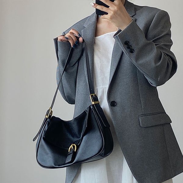 european new vintage large-capacity black one-shoulder underarm bag baguette-bag clamshell handbag female phone-bag a179
european new vintage large-capacity black one-shoulder underarm bag baguette-bag clamshell handbag female phone-bag a179