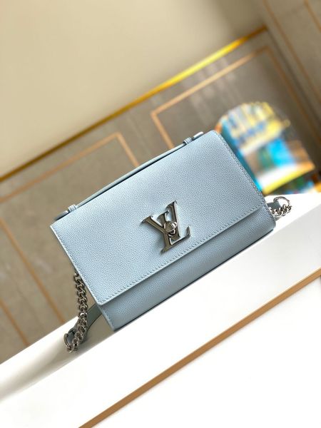 ladies bag twist lock and leather handle for carrying, suitable for everyday carrying, adjustable length, shoulder or crossbody
ladies bag twist lock and leather handle for carrying, suitable for everyday carrying, adjustable length, shoulder or crossbody