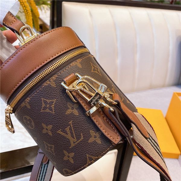 конструктор повелительницы 188529leather классической моды сумки мешок карты ноль бумажник мужские и женские рюкзаки одного плеча мешок
конструктор повелительницы 188529leather классической моды сумки мешок карты ноль бумажник мужские и женские рюкзаки одного плеча мешок