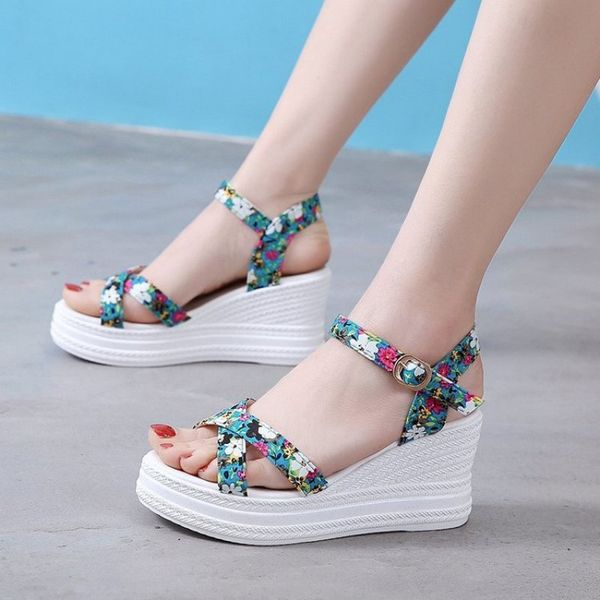 2020 summer women sandals fashion korean version embroidered wedge sandal platform high heels chunky platform shoes woman 35-39, Black
2020 summer women sandals fashion korean version embroidered wedge sandal platform high heels chunky platform shoes woman 35-39, Black