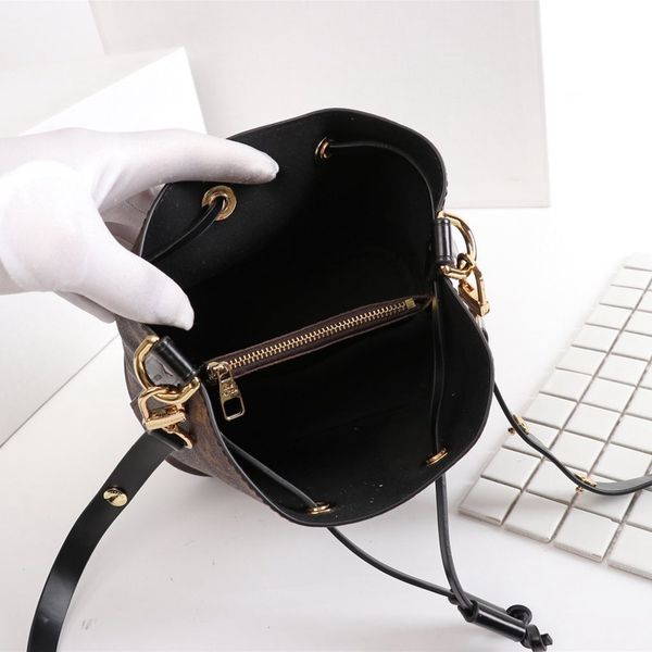 bucket bag shoulder bags leather handbags quality cross famous bucket design bag high new women body bra quality design handbags ovcvj, Red;black
bucket bag shoulder bags leather handbags quality cross famous bucket design bag high new women body bra quality design handbags ovcvj, Red;black