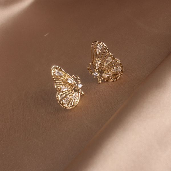 shiny side new accessories pierced butterfly stud earrings for women simple style tiny crystal earrings, Golden;silver
shiny side new accessories pierced butterfly stud earrings for women simple style tiny crystal earrings, Golden;silver