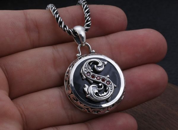 925 sterling silver personality creative vine grass pattern pendant men's wild hipster thai silver inlaid pendant
925 sterling silver personality creative vine grass pattern pendant men's wild hipster thai silver inlaid pendant