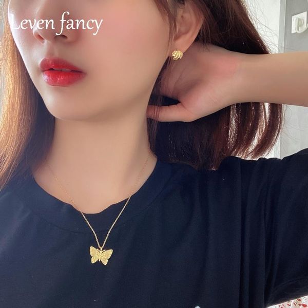 leven fancy personalized golden butterfly necklace 925 sterling silver dainty pendant necklace for women girls birthday gift
leven fancy personalized golden butterfly necklace 925 sterling silver dainty pendant necklace for women girls birthday gift