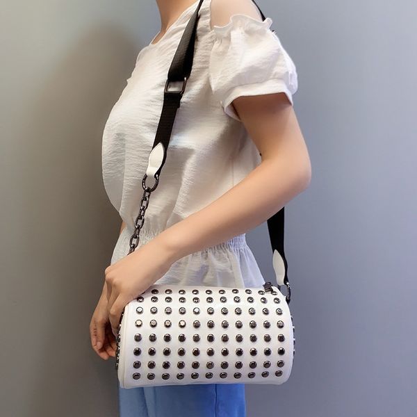 ladies' bag 2020 new pu lacquered leather slash bag fashion rivet cylinder personality all-purpose broadband shoulder 
ladies' bag 2020 new pu lacquered leather slash bag fashion rivet cylinder personality all-purpose broadband shoulder