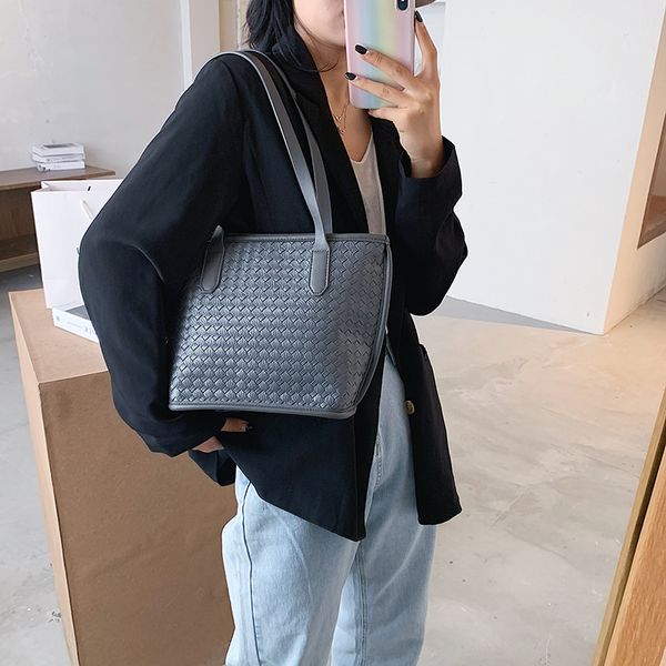 fantasy 2020 most popular haze-blue pu woven shoulder bags for women 4 colors early autumn composite bag fashion handbags
fantasy 2020 most popular haze-blue pu woven shoulder bags for women 4 colors early autumn composite bag fashion handbags