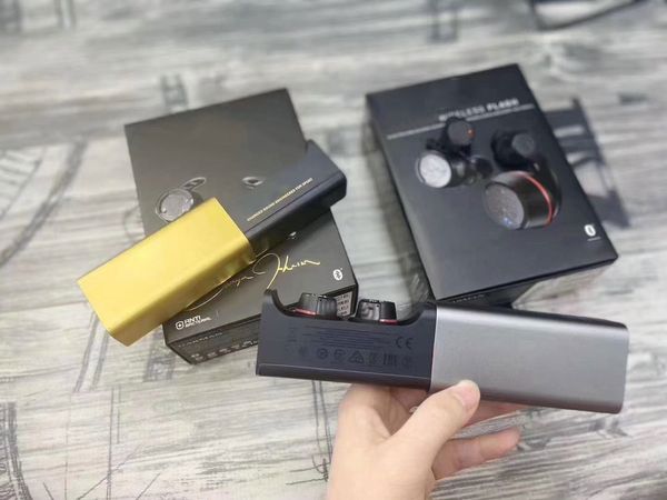 20SS TWS Top Famous Bluetooth Earbuds Wireless Bluetooth Headphones Double Ear Earphones Headset HIFI Stereo Headphones Smart Phones 2 Style
20SS TWS Top Famous Bluetooth Earbuds Wireless Bluetooth Headphones Double Ear Earphones Headset HIFI Stereo Headphones Smart Phones 2 Style