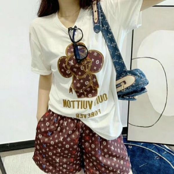 original style letter printed t-shirt shorts suit 2020 summer new women girl brown pink sports leisure short sleeve sportswear suits, Gray
original style letter printed t-shirt shorts suit 2020 summer new women girl brown pink sports leisure short sleeve sportswear suits, Gray