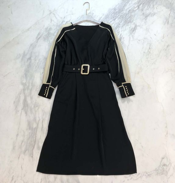 milan runway dress 2020 autumn black v collar lantern sleeves long dresses womens designer dresse with belt 80903
milan runway dress 2020 autumn black v collar lantern sleeves long dresses womens designer dresse with belt 80903