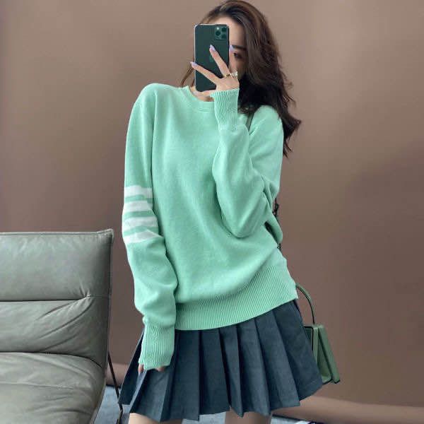 2020 autumn new sweater quick hand web celebrity same style four bar loose pullover popular logo sweater woman, White;black
2020 autumn new sweater quick hand web celebrity same style four bar loose pullover popular logo sweater woman, White;black