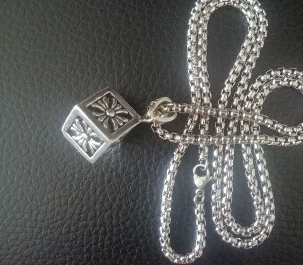 heart dice cross mens fashion mens cool necklace titanium steel material does not fade korean-style all-match decorative77, Silver
heart dice cross mens fashion mens cool necklace titanium steel material does not fade korean-style all-match decorative77, Silver