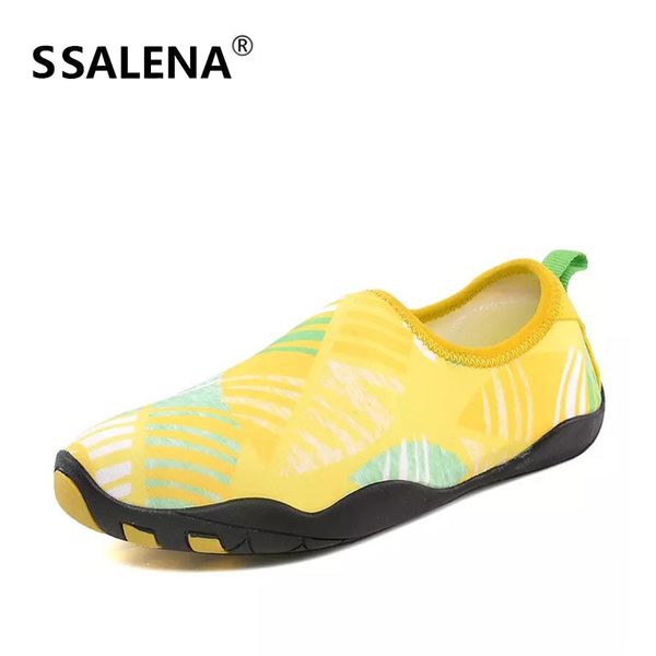 women colorful low beach sandals flat soft seaside sport swimming shoes men summer outdoor lightweiht skinny shoes 60074
women colorful low beach sandals flat soft seaside sport swimming shoes men summer outdoor lightweiht skinny shoes 60074