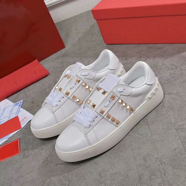 2020 rockstud untitled open sneakers men women calfskin leather shoes platinum-finish studs trainers fashion lace-up casual shoes big size, Black
2020 rockstud untitled open sneakers men women calfskin leather shoes platinum-finish studs trainers fashion lace-up casual shoes big size, Black