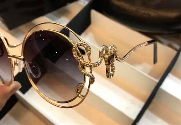 luxury- fashion designer sunglasses 1024 retro round metal frame snake mirror legs with small diamond popular style uv 400 outdoor eyewear, White;black
luxury- fashion designer sunglasses 1024 retro round metal frame snake mirror legs with small diamond popular style uv 400 outdoor eyewear, White;black