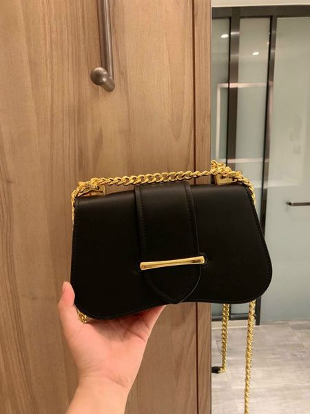 Women's Luxury Designers Bags Crossbody Bags New Fashion Shoulder Chain Bag Small Size Solid Color Tongue-shaped Hasp Bag High Quality
Women's Luxury Designers Bags Crossbody Bags New Fashion Shoulder Chain Bag Small Size Solid Color Tongue-shaped Hasp Bag High Quality