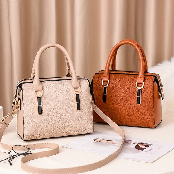 female bag 2020 new fashion shoulder messenger bag retro temperament girl handbag
female bag 2020 new fashion shoulder messenger bag retro temperament girl handbag