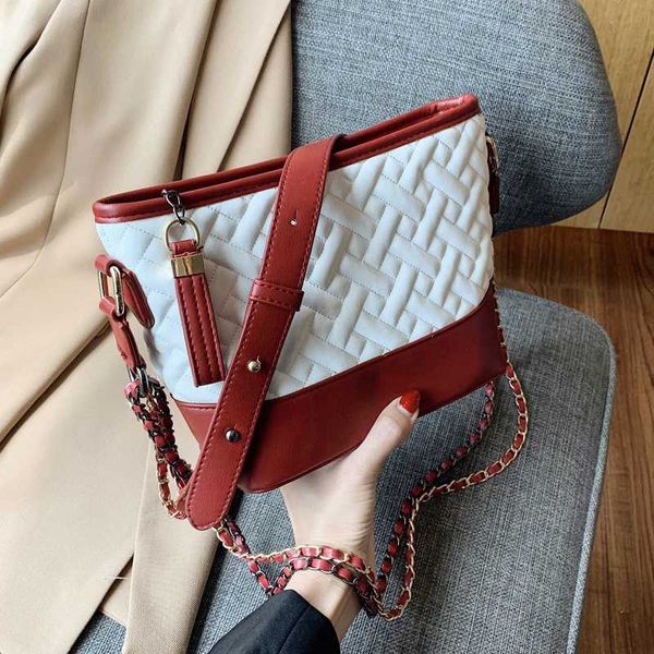 

luxury design chain stray bag women shoulder crossbody bags 2020 new fashion chain totes ladies messenger bags female purses