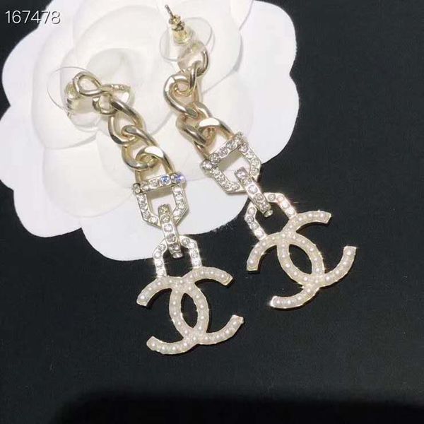 2020 europe and the united states fashi of new women's gold-plated pearl earrings, Golden;silver
2020 europe and the united states fashi of new women's gold-plated pearl earrings, Golden;silver