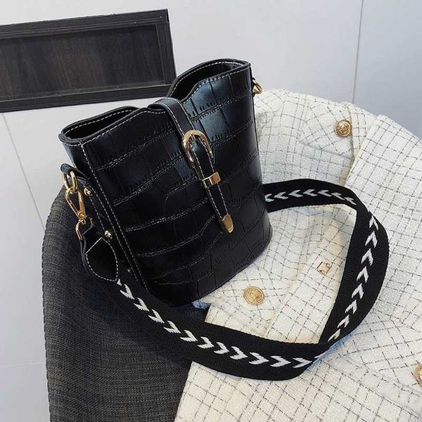 female trend fashion crossbody bag crocodile pattern large capacity bucket bag shoulder bags for women teen girls
female trend fashion crossbody bag crocodile pattern large capacity bucket bag shoulder bags for women teen girls