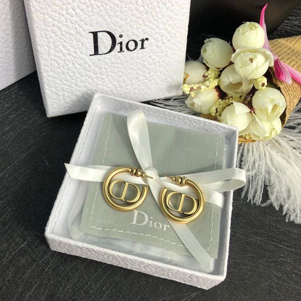 europe and the united states ins fashion blogger with the big letter metal hollow gold-plated earrings earrings xx016
europe and the united states ins fashion blogger with the big letter metal hollow gold-plated earrings earrings xx016