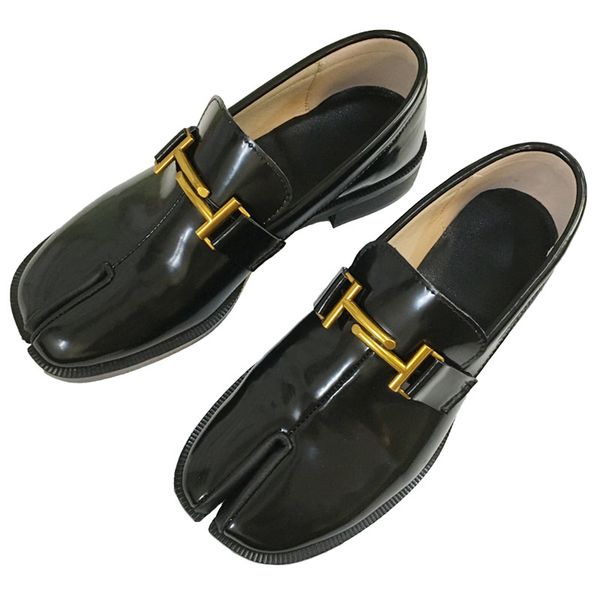 2020 autumn new split toe ladies shoes brand design shoes women flats women black pu leather loafers fashion casual
2020 autumn new split toe ladies shoes brand design shoes women flats women black pu leather loafers fashion casual