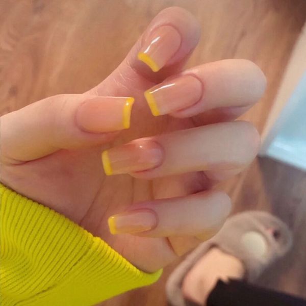 24pcs/box yellow-edged french simple wear fake nails press on finished patch full cover mid-length size false nails with glue, Red;gold
24pcs/box yellow-edged french simple wear fake nails press on finished patch full cover mid-length size false nails with glue, Red;gold