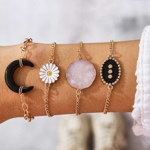 tocona 4pcs/sets bohemian black moon bracelets for women shiny rhinestone pretty flowers geoemtric gold chain jewelry 14300, Golden;silver
tocona 4pcs/sets bohemian black moon bracelets for women shiny rhinestone pretty flowers geoemtric gold chain jewelry 14300, Golden;silver