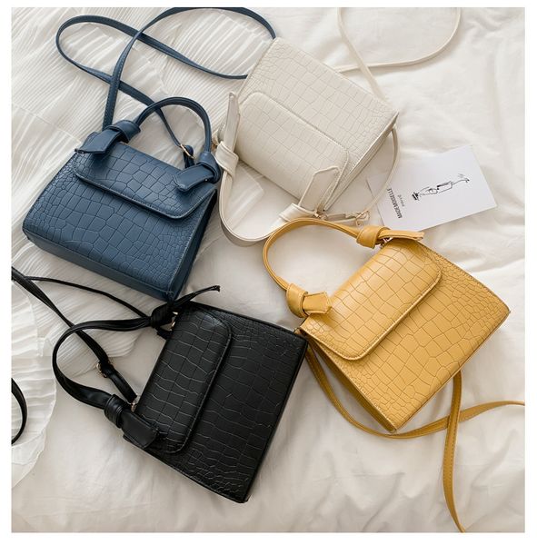 small bag female new korean version of the foreign style portable crocodile pattern shoulder bag fashion wild small square 
small bag female new korean version of the foreign style portable crocodile pattern shoulder bag fashion wild small square