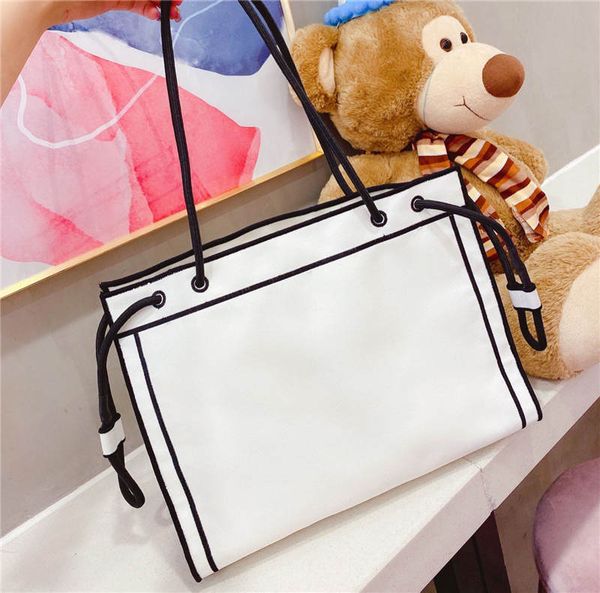 осень и зима новая пн tresor больших сумки модных сумки кошельки женщин crossbody shoudler сумка
осень и зима новая пн tresor больших сумки модных сумки кошельки женщин crossbody shoudler сумка