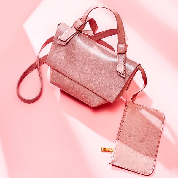 2020 new handbag messenger saddle leather shoulder bag genuine leather messenger crossbody bag retro
2020 new handbag messenger saddle leather shoulder bag genuine leather messenger crossbody bag retro