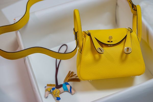 facotry оптового желтого дизайн мини purse19cm, ки кожи, полностью ручной работы, воск нити, быстрая доставка. свяжитесь со мной для получен
facotry оптового желтого дизайн мини purse19cm, ки кожи, полностью ручной работы, воск нити, быстрая доставка. свяжитесь со мной для получен