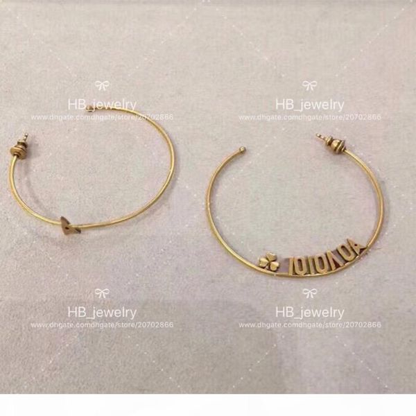 popular fashion brand high version earrings for lady design women party wedding lovers gift luxury jewelry for bride with box, Golden;silver
popular fashion brand high version earrings for lady design women party wedding lovers gift luxury jewelry for bride with box, Golden;silver