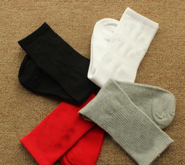 1pair=2 pcs winter sports mens socks fashion casual cotton women sock novelty new arrival soft male female socks eu size 38-46, Black
1pair=2 pcs winter sports mens socks fashion casual cotton women sock novelty new arrival soft male female socks eu size 38-46, Black