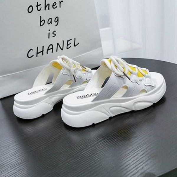 2020 summer new hollow sandals and slippers fashion all-match thick bottom large size women's slippers, Black
2020 summer new hollow sandals and slippers fashion all-match thick bottom large size women's slippers, Black