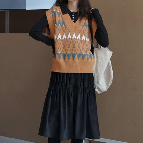 women's vests red plaid college vintage sweater vest women knitted cotton sleeveless loose tank waistcoat 2021 autumn korean fashion, Black;white
women's vests red plaid college vintage sweater vest women knitted cotton sleeveless loose tank waistcoat 2021 autumn korean fashion, Black;white