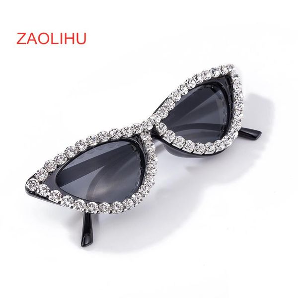 дизайнер zaolihu vintage cat eye женские солнцезащитные очки алмазный женский eyeglass черный цвет gafas де золь shine солнцезащитные очки u, White;black
дизайнер zaolihu vintage cat eye женские солнцезащитные очки алмазный женский eyeglass черный цвет gafas де золь shine солнцезащитные очки u, White;black
