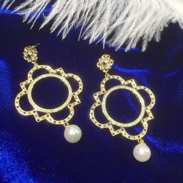 earrings lady fashion temperament leisure social gathering shopping earrings fashion pearl pendant earrings, Golden 
earrings lady fashion temperament leisure social gathering shopping earrings fashion pearl pendant earrings, Golden