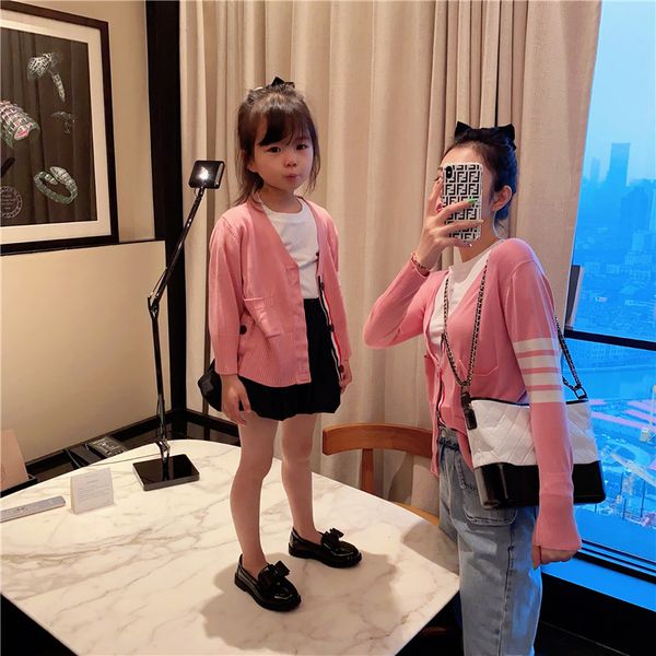 2020 spring and summer fashion parent-child matching outfit strip sleeve pink knitted cardigan long sleeve sunscreen shirt, Blue
2020 spring and summer fashion parent-child matching outfit strip sleeve pink knitted cardigan long sleeve sunscreen shirt, Blue