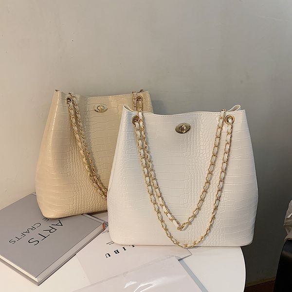 2020 summer new one-shoulder underarm bag fashion large-capacity chain soft leather bag
2020 summer new one-shoulder underarm bag fashion large-capacity chain soft leather bag