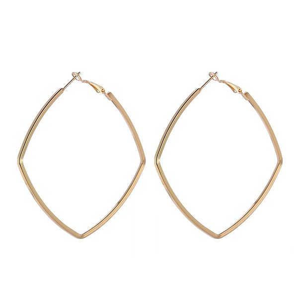 Versatile temperament hollow out new fashion fashion shaped square size earring geometric earring set
Versatile temperament hollow out new fashion fashion shaped square size earring geometric earring set