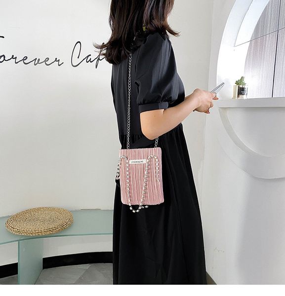 new women shoulder bags high-end elegant folds silk bag ladies casual shoulder bags female mini handbags women cross-body bag
new women shoulder bags high-end elegant folds silk bag ladies casual shoulder bags female mini handbags women cross-body bag