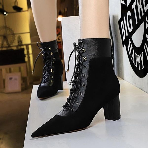 boots trending women 2021 leather and flock 6.5cm block high heels lace up gothic warm fur ankle valentine shoes, Black
boots trending women 2021 leather and flock 6.5cm block high heels lace up gothic warm fur ankle valentine shoes, Black