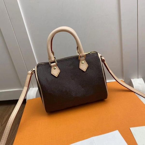 popular luxury handbag women's retro leisure handbag shoulder bag women's messenger bag
popular luxury handbag women's retro leisure handbag shoulder bag women's messenger bag