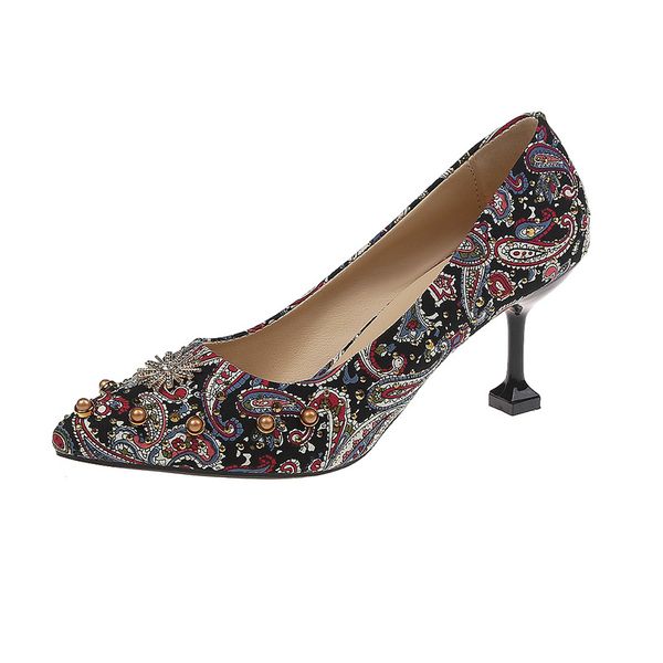 new 5cm/7cm pumps wedding shoes female pointed shallow shoes 2020 new fine with rhinestone bride bridesmaid rivets, Black
new 5cm/7cm pumps wedding shoes female pointed shallow shoes 2020 new fine with rhinestone bride bridesmaid rivets, Black