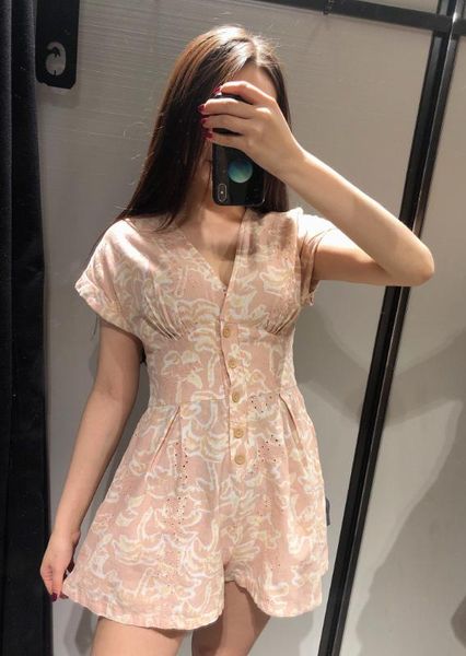 summer playsuits loose women 2020 new fashion floral prints embroidery v-neck short sleeve modern lady's chic clothing, Black;white
summer playsuits loose women 2020 new fashion floral prints embroidery v-neck short sleeve modern lady's chic clothing, Black;white