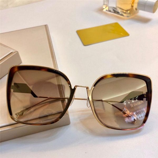 2020 new luxury sunglasses women brand metal suqare frame glasses summer elegant noble style eyewear uv400 protection with original case, White;black
2020 new luxury sunglasses women brand metal suqare frame glasses summer elegant noble style eyewear uv400 protection with original case, White;black