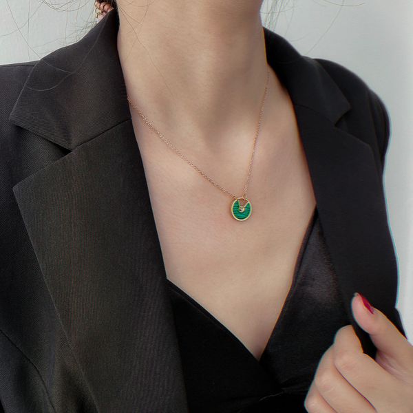 vintage shiny rhinestone geometric pendant necklaces for women girls gold color alloy open round chokers necklace accessories, Silver
vintage shiny rhinestone geometric pendant necklaces for women girls gold color alloy open round chokers necklace accessories, Silver