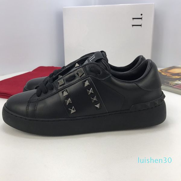 2019 winter mens womens designer luxury shoes party casual shoes sports running tennis sneakers l30, Black
2019 winter mens womens designer luxury shoes party casual shoes sports running tennis sneakers l30, Black